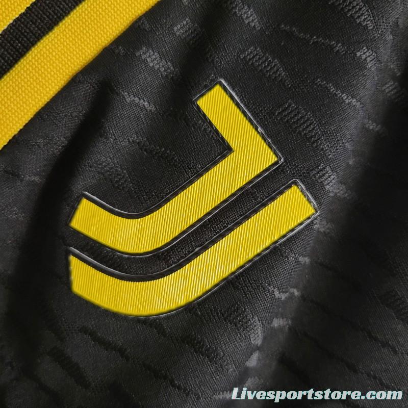 Player Version 23-24 Juventus Home Shorts